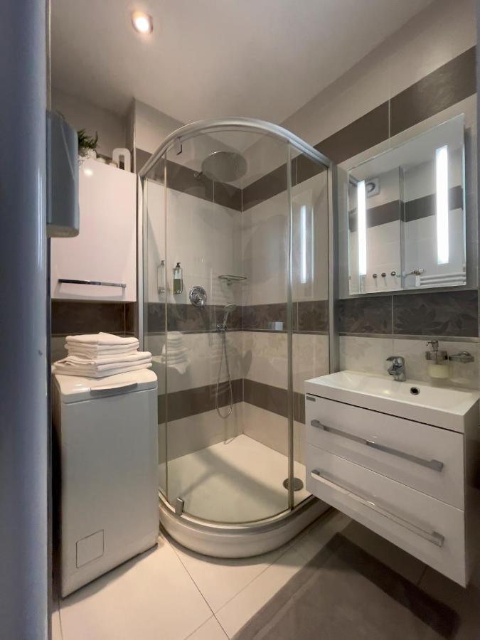 Sweet Home By Zoom Apartments Bratislava Bagian luar foto