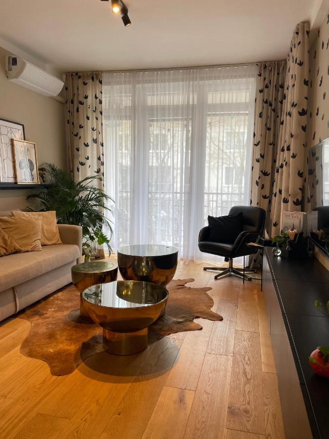 Sweet Home By Zoom Apartments Bratislava Bagian luar foto