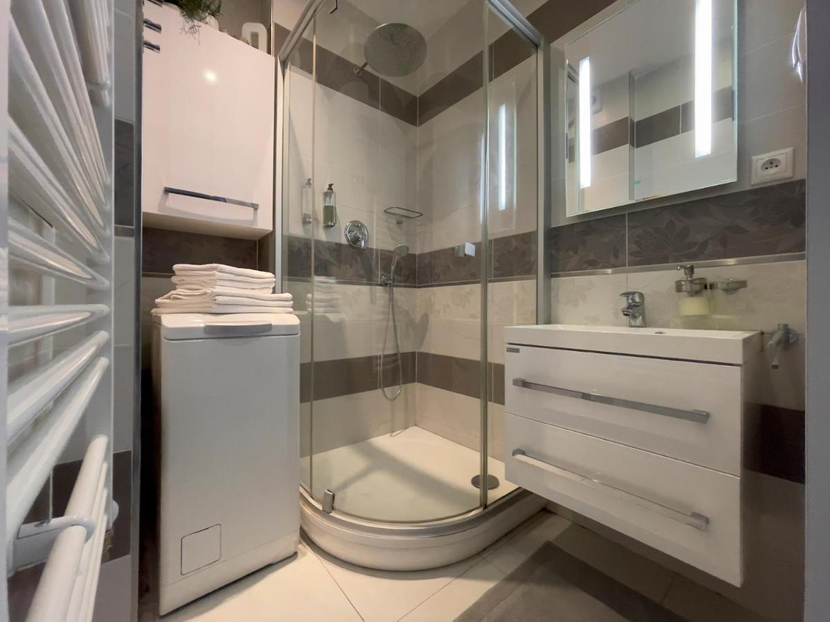 Sweet Home By Zoom Apartments Bratislava Bagian luar foto